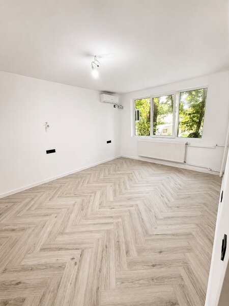 Sector 4 garsoniera renovata recent